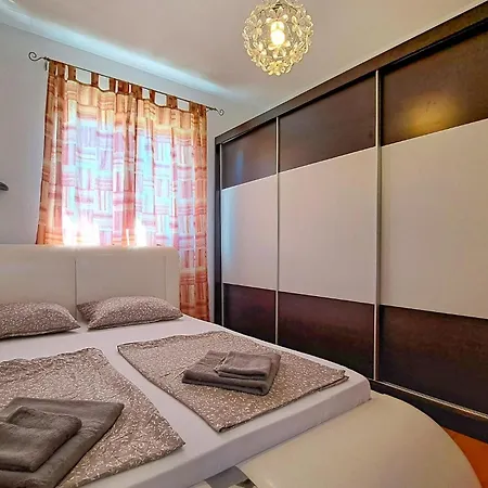 بيت للعطل Awesome Home In Pula With Wifi *