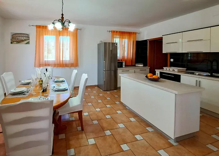 Pet Friendly In With Kitchen Vikendica *