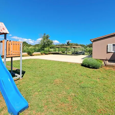 4 Bedroom Lovely In *