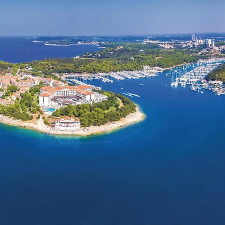 Pet Friendly In With Kitchen * Pula