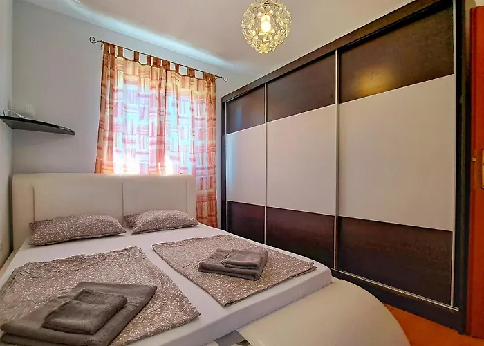 Ferienhaus Pet Friendly In With Kitchen *