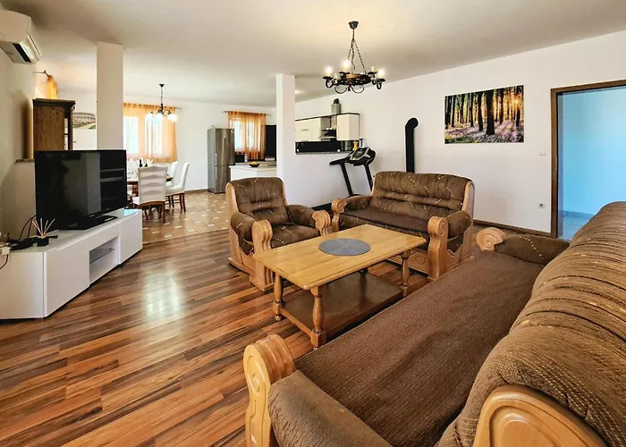 Pet Friendly In With Kitchen Tatil Evi Pula