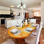 4 Bedroom Lovely In * 풀라